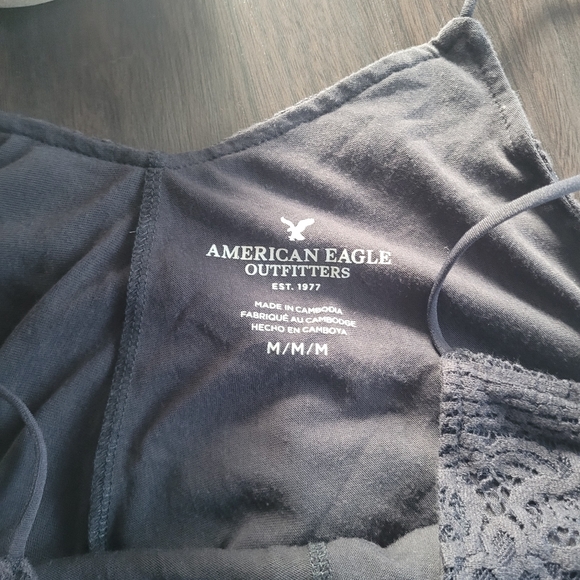 American Eagle Crop Top - Picture 2 of 2